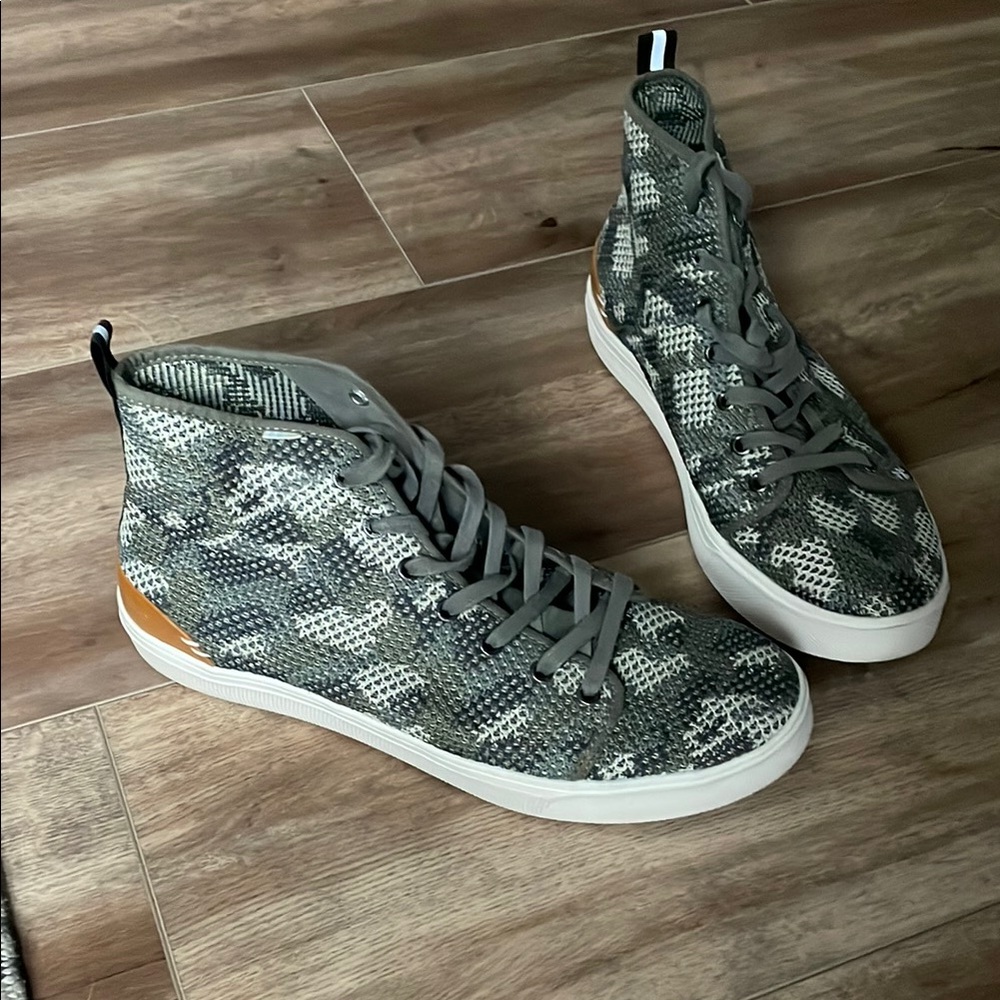 TOMS TRVL LITE Gray Camouflage High-Top Sneakers